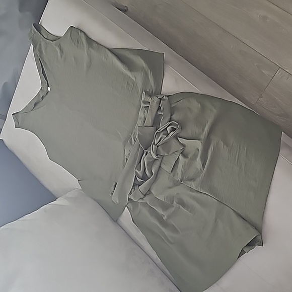 Olive Green Two-piece Set Highwaister Shorts and Top XL - Picture 5 of 8